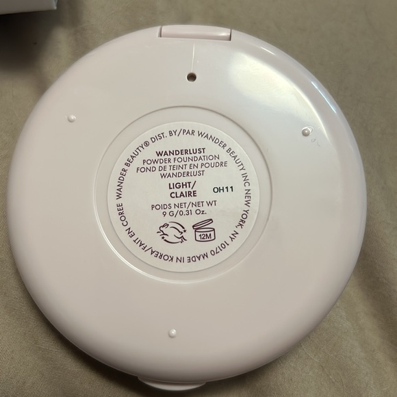 Powder foundation - Picture 4 of 5